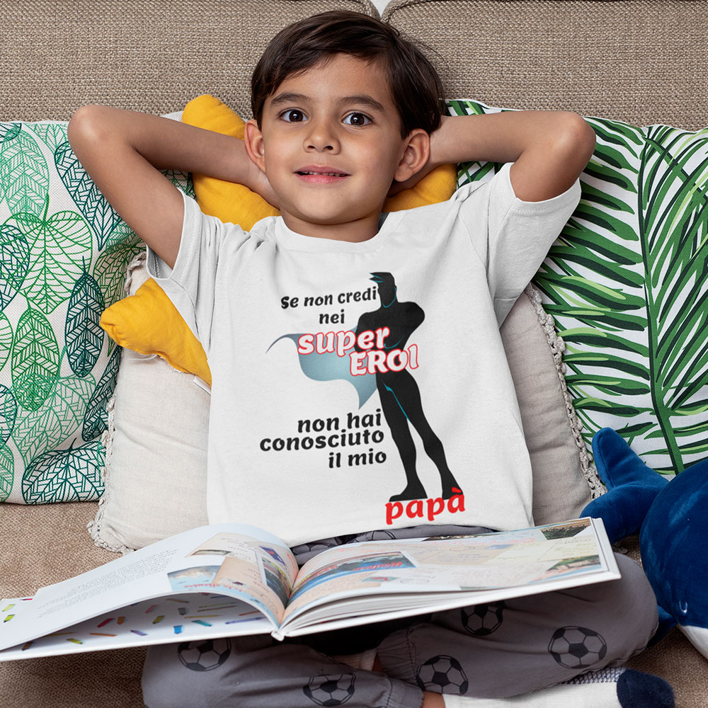 Abbigliamento bambino con grafiche supereroi